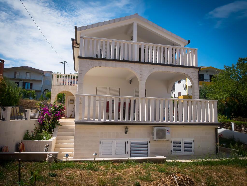 Take It Easy Apartments Slatine Exterior photo